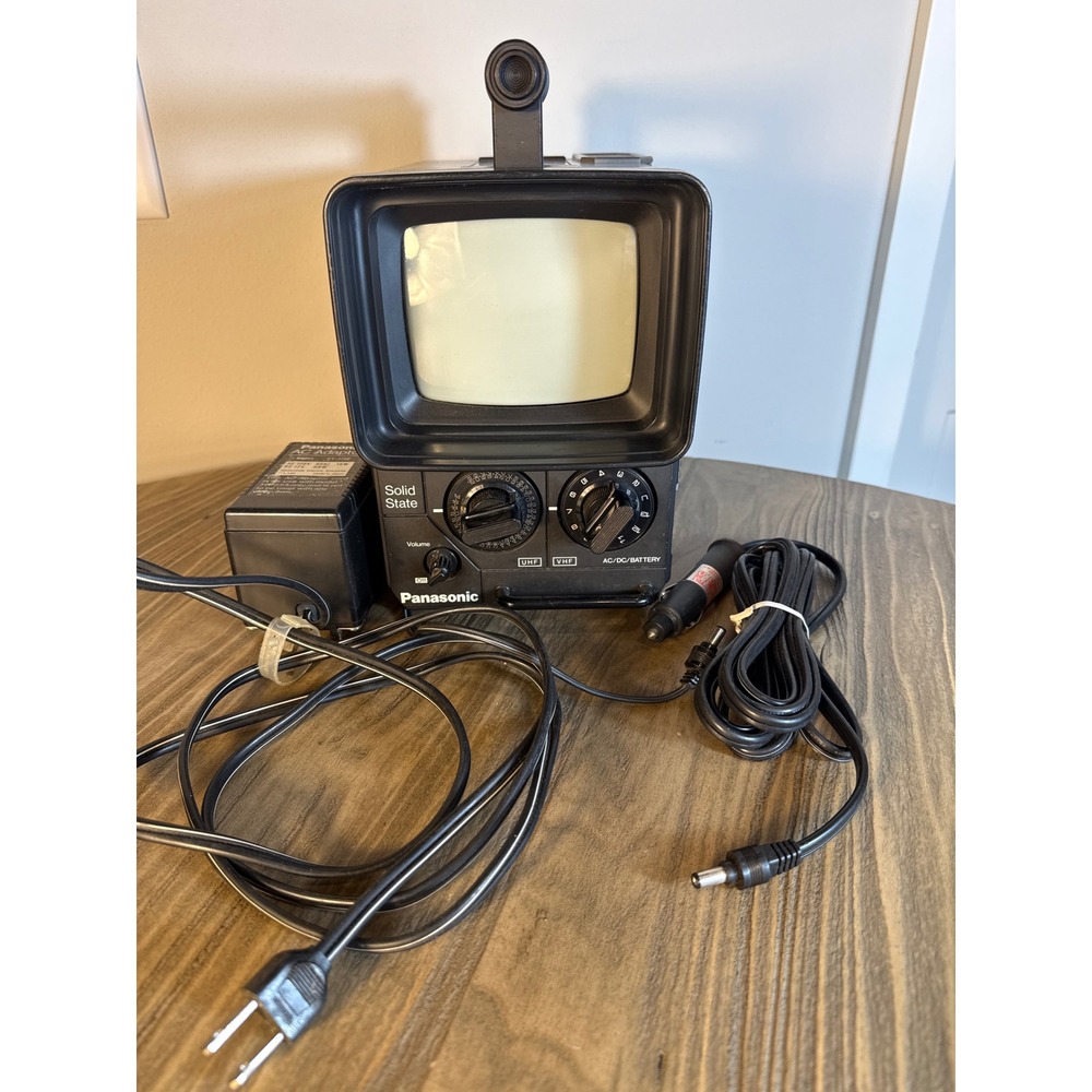 Vintage 1977 Panasonic TR-555 Portable 5" TV Parts Only Read